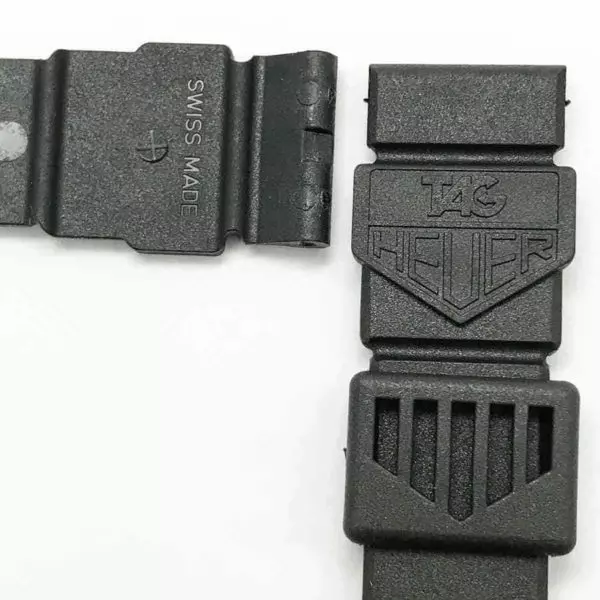 TAG Heuer フォーミュラ1 F1ブラックラバーベルト ラバーストラップがよく似合う！タグ・ホイヤー「フォーミュラ1